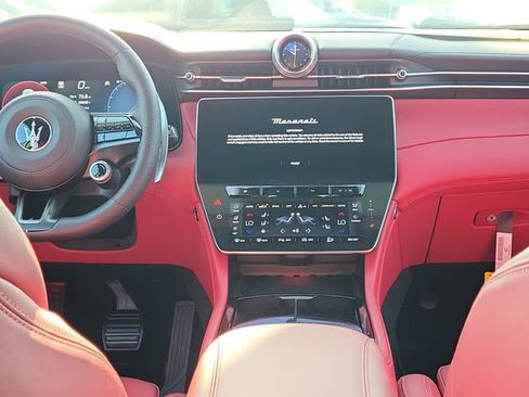 New 2025 Maserati Grecale Modena AWD/4WD image 17