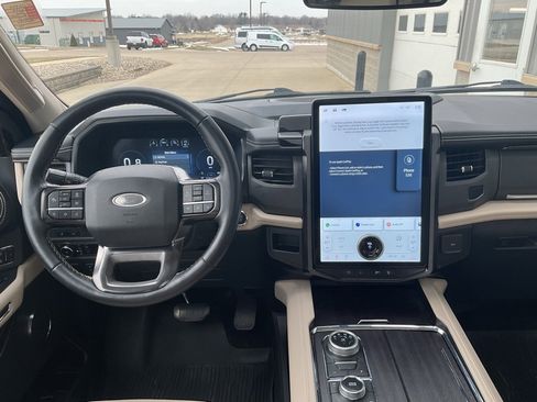 Used 2023 Ford Expedition Max Platinum image 12