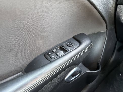 Used 2019 Dodge Challenger SXT image 21