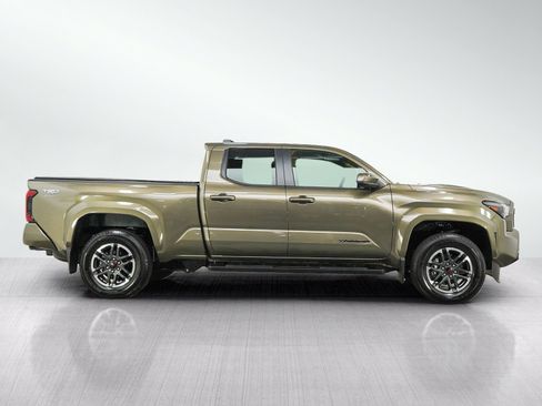 Used 2025 Toyota Tacoma TRD Sport AWD/4WD image 6