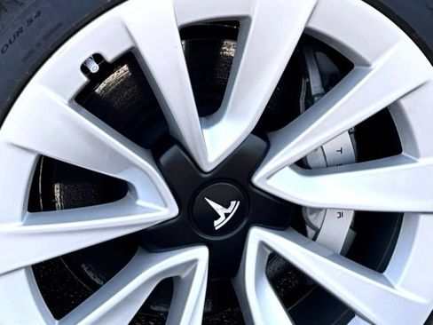 Used 2023 Tesla Model 3 Standard Range RWD image 9