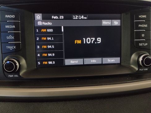 Used 2020 Kia Sorento L FWD image 25