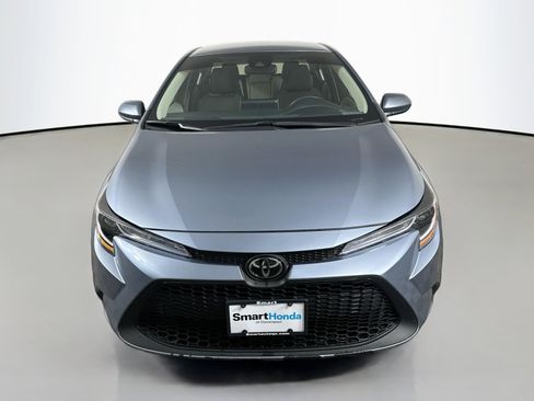 Used 2020 Toyota Corolla LE FWD image 2