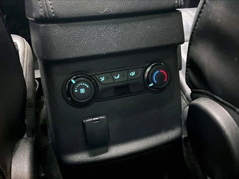 Used 2014 Ford Explorer XLT w/ Equipment Group 202A image 10