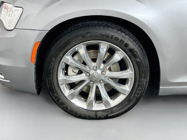 Used 2015 Chrysler 300 C Platinum AWD/4WD image 10