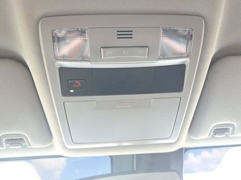 Used 2022 Toyota Tacoma SR5 w/ SR5 Appearance Package (SM) image 23