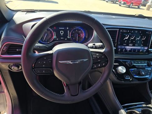 Used 2022 Chrysler Pacifica Limited w/ S Appearance Package AWD/4WD image 37