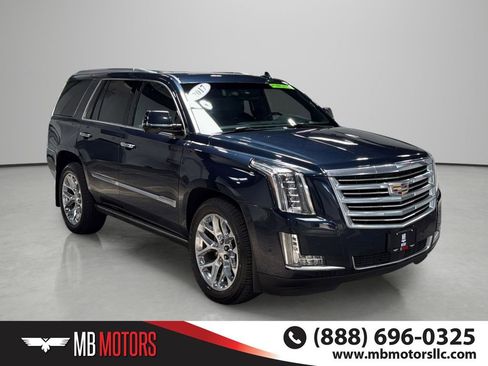 Used 2017 Cadillac Escalade Platinum AWD/4WD image 6