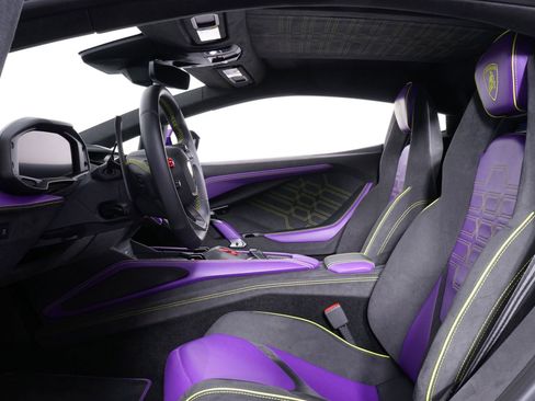 Used 2024 Lamborghini Revuelto AWD/4WD image 4