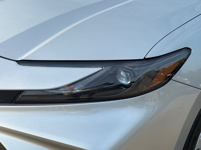 Used 2025 Toyota Camry LE w/ Convenience Package FWD image 4