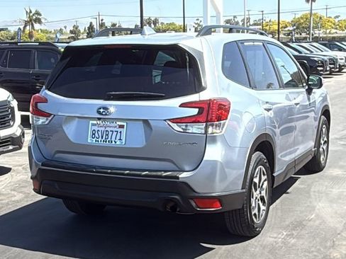 Used 2020 Subaru Forester Premium AWD/4WD image 6