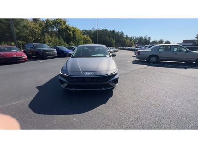 New 2025 Hyundai Elantra SEL