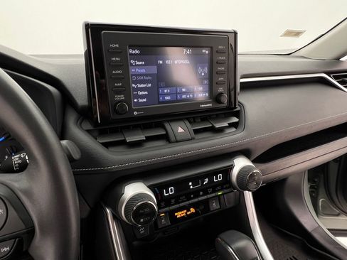 Used 2021 Toyota RAV4 XLE image 3