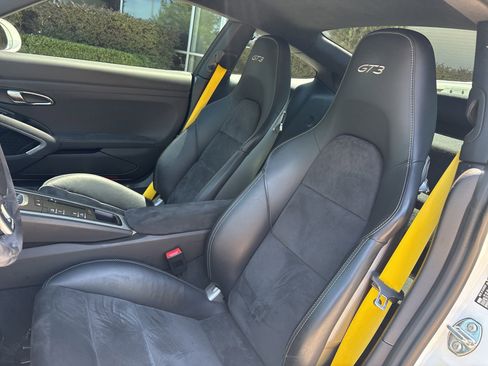 Used 2015 Porsche 911 GT3 RWD image 8