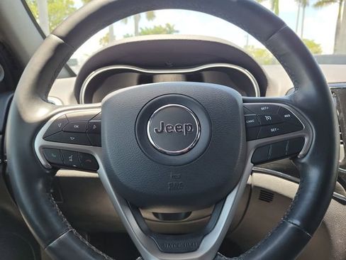 Used 2020 Jeep Grand Cherokee Limited RWD image 18