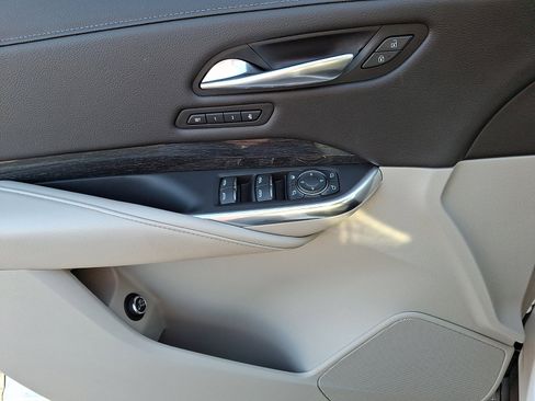 Used 2020 Cadillac XT4 Premium Luxury w/ Technology Package image 13