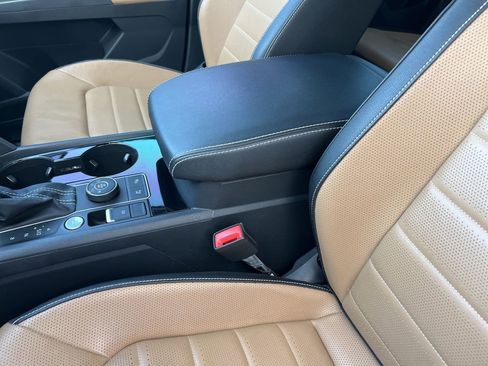 Used 2023 Volkswagen Atlas Cross Sport SEL Premium R-Line image 29