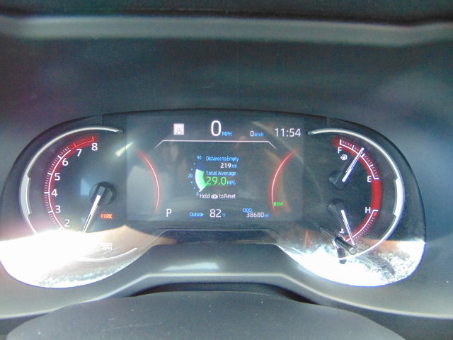 Used 2025 Toyota RAV4 XLE FWD image 16