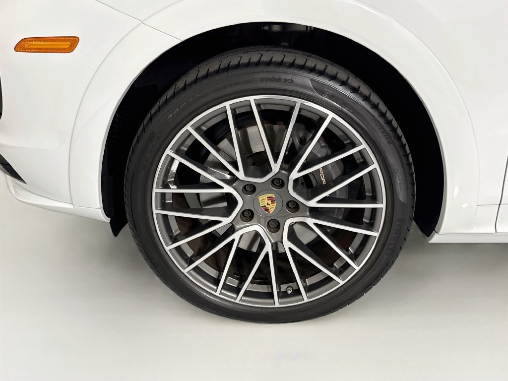 Used 2023 Porsche Cayenne Coupe AWD/4WD image 30