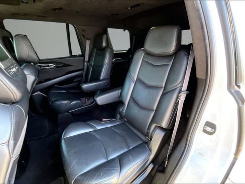 Certified 2019 Cadillac Escalade Platinum AWD/4WD image 21