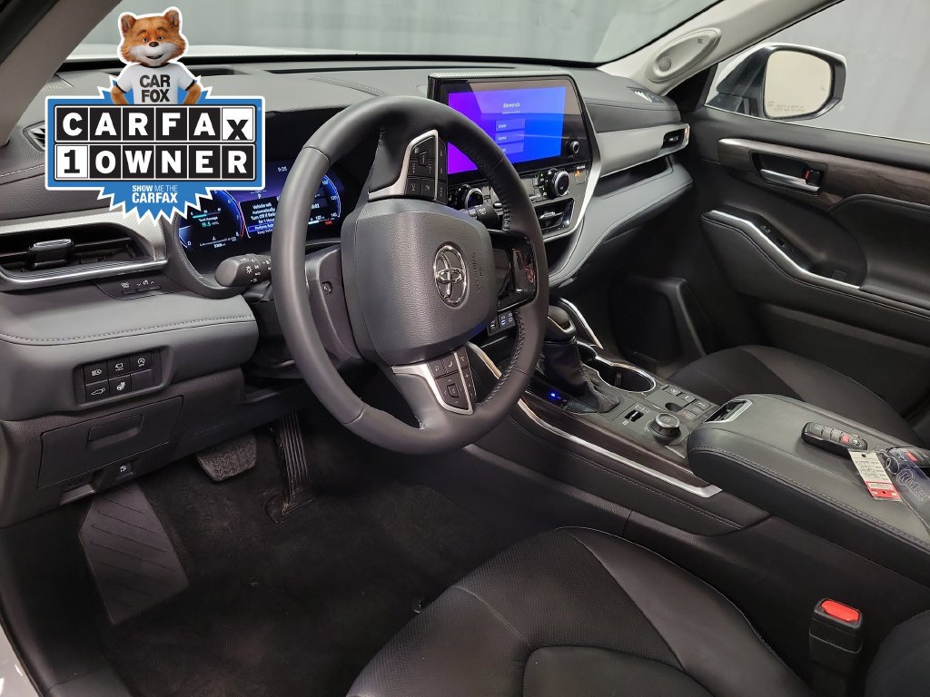 Used 2026 Toyota Highlander Platinum AWD/4WD image 17