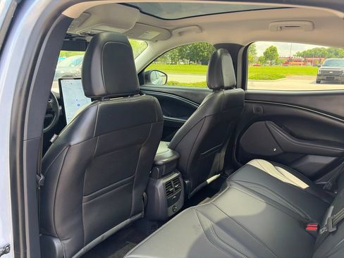 Used 2022 Ford Mustang Mach-E Premium RWD image 27