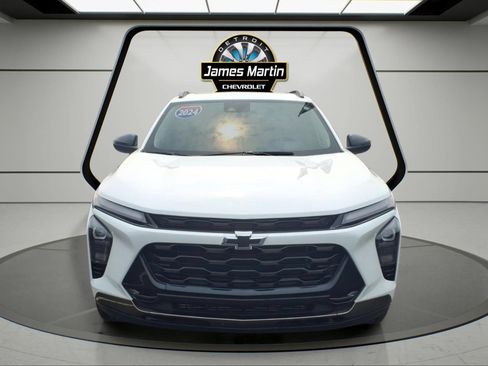 Certified 2024 Chevrolet Trax ACTIV w/ Sunroof Package FWD image 2