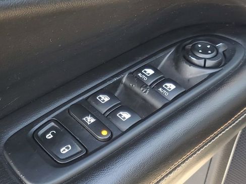 Used 2018 Jeep Compass Latitude w/ Popular Equipment Group image 11