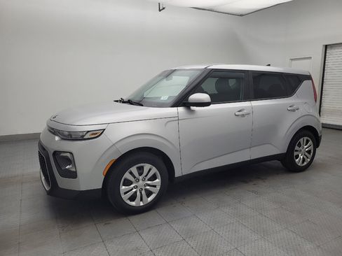 Used 2020 Kia Soul LX FWD image 2