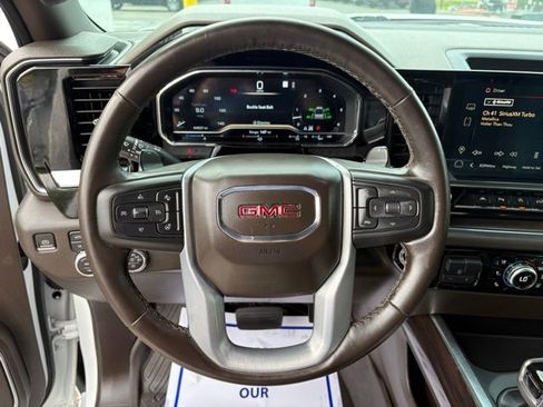 Used 2023 GMC Sierra 1500 SLT w/ SLT Premium Plus Package AWD/4WD image 17