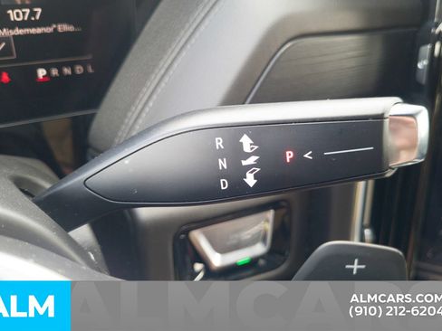 Used 2025 GMC Yukon XL Denali AWD/4WD image 37