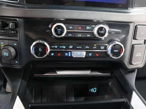 Used 2025 Ford F450 Platinum AWD/4WD image 11