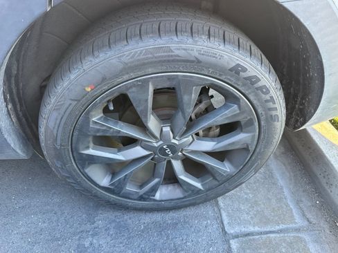 Certified 2022 Kia Sorento SX Prestige AWD/4WD image 5