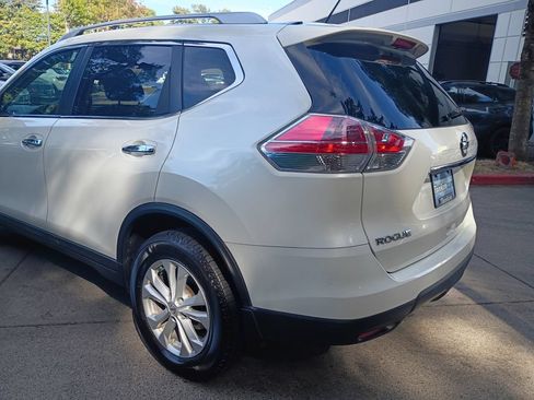 Used 2015 Nissan Rogue SV w/ SV Premium Package AWD/4WD image 6