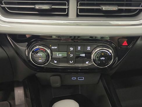 New 2025 Chevrolet Trax LT w/ Driver Confidence Package FWD image 25