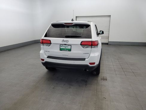 Used 2022 Jeep Grand Cherokee Laredo E AWD/4WD image 7