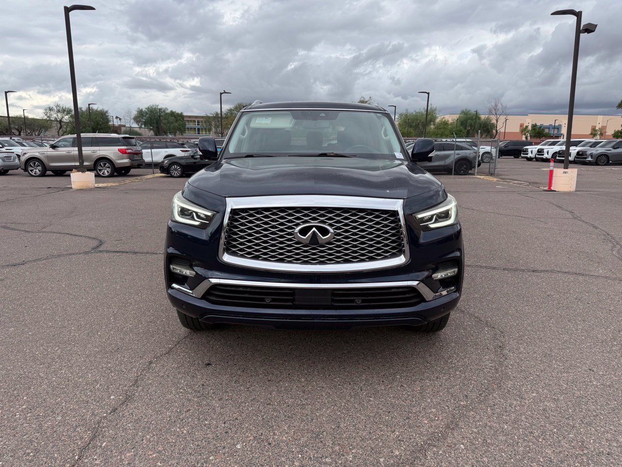 Used 2018 INFINITI QX80 4WD w/ Driver Assistance Package image 2