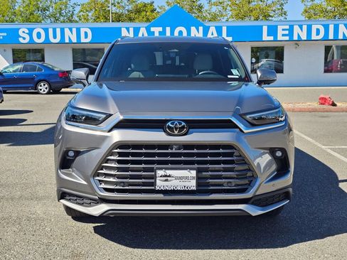 Used 2025 Toyota Grand Highlander AWD Hybrid image 2