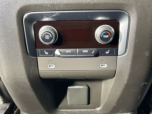 Used 2023 Chevrolet Suburban High Country w/ Premium Package image 22