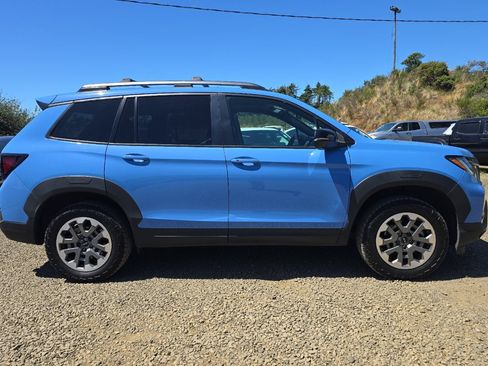 Used 2024 Honda Passport TrailSport image 4