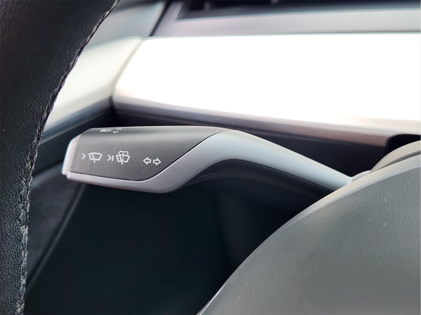 Used 2023 Tesla Model Y Long Range AWD/4WD image 21