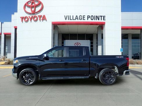 Used 2023 Chevrolet Silverado 1500 LT image 2