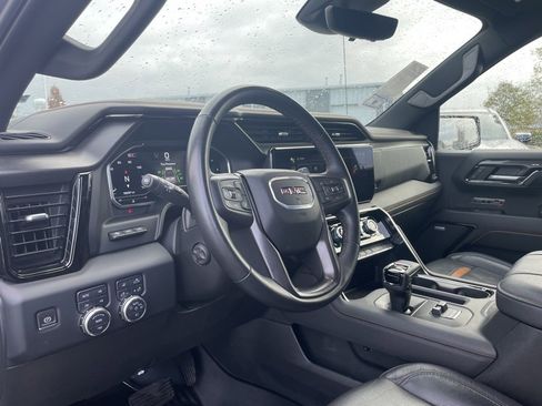 Used 2024 GMC Sierra 1500 AT4 w/ Technology Package image 10