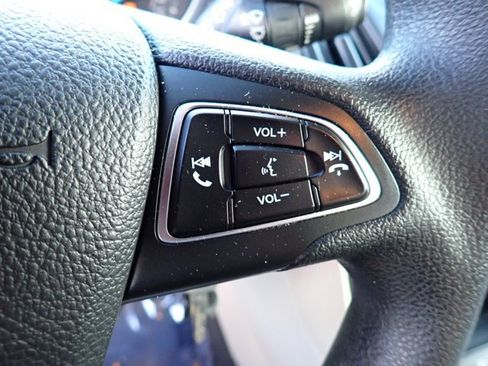 Used 2017 Ford Focus SE FWD image 14