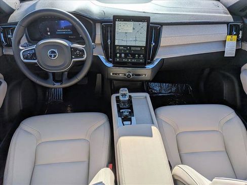 New 2025 Volvo XC90 B5 Core w/ Protection Package Premier image 16