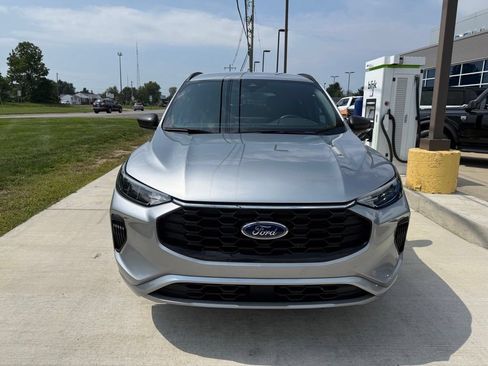 Used 2023 Ford Escape ST-Line w/ Tech Pack #1 AWD/4WD image 4