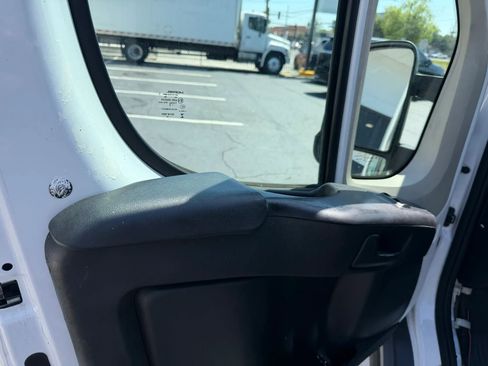 Used 2018 RAM ProMaster 2500 image 10
