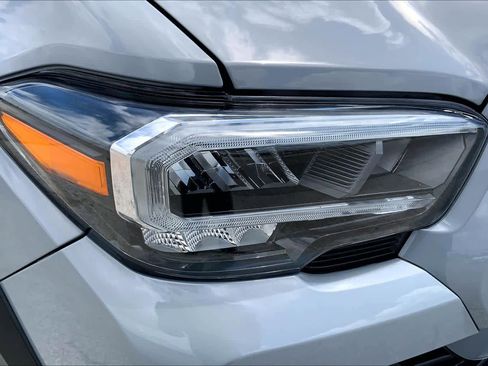 Used 2021 Toyota Tacoma TRD Off-Road w/ TRD Premium Off Road Package AWD/4WD image 27