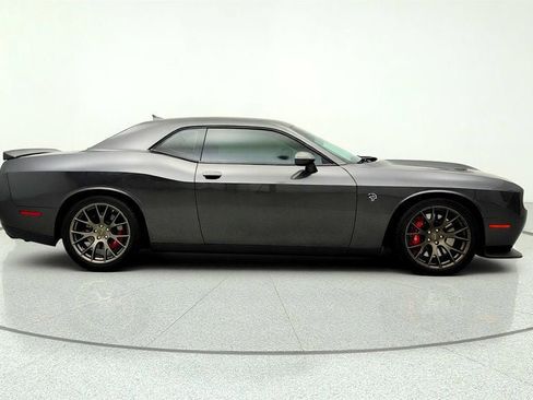 Used 2016 Dodge Challenger SRT Hellcat RWD image 4