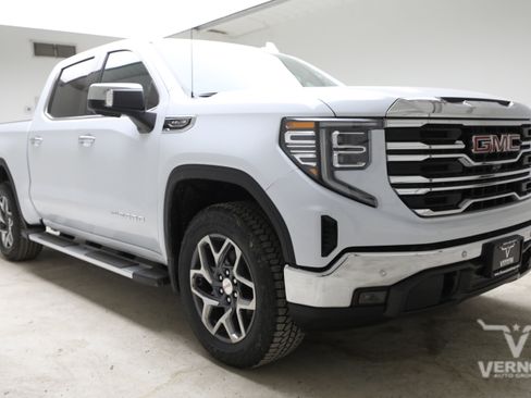New 2026 GMC Sierra 1500 SLT w/ SLT Premium Package AWD/4WD image 7